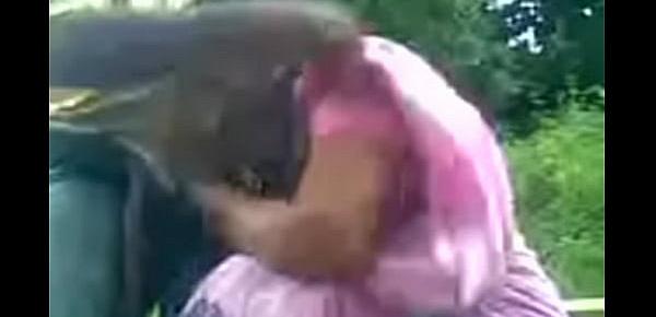  Daring Desi Aunty Sucks Uncles Cock Outside in the Park.MP4